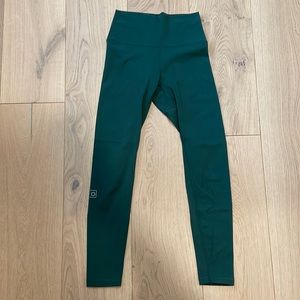 Fleo leggings El Toro green size small inseam 25”